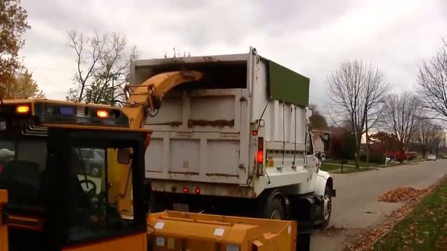 Удивительная машина Вакуумная машина для грузовых автомобилей Сбор листьев Мусорная пылесоса смотреть онлайн