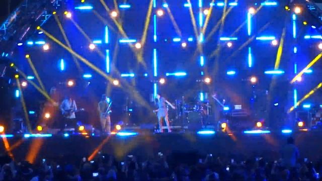 Луна (Luna) - Грустный денс (Sad dance) (live at 90 лет ПГ, Москва/Moscow, 03.09.2018) смотреть онлайн