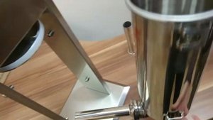 Шприц для колбасы Hakka 5 литров Вертикальный