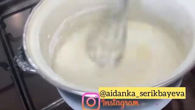 Қарапайым кремнен пирог дайындаймыз.Самый простой пирог.Казакша рецепт. смотреть онлайн