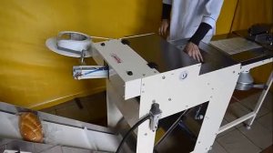 Видео работы клипсатора для упаковки хлеба и маркировщика даты «Молния-7»