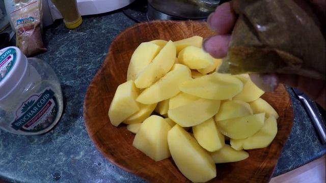 Горбуша с дымком и картошка по - деревенски. Рецепт / Готовят муж с женой