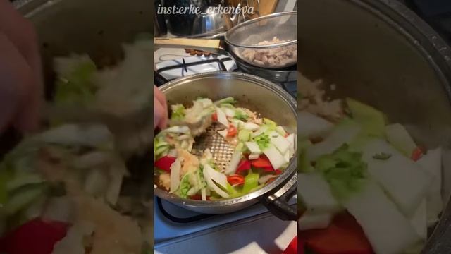 Гуйру цомян. Жаренный лагман с курицей. Лагман жаренный в домашних условиях