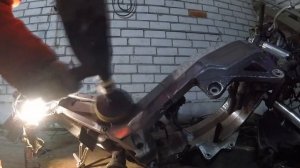 Полировка рамы на мотоцикле