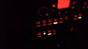 Снег снежок не радует-на дорогу падает.