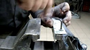 Крепление съёмных губок к тискам