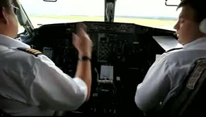 Любительская сьемка взлета самолета из кабины пилота