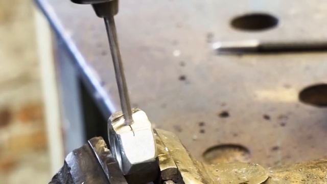 Что можно сделать из шампуров и гайки. Достойная самоделка из хлама.