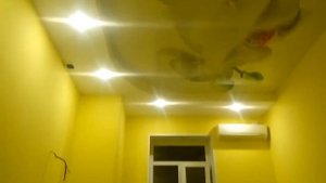 Светодиодная лента в плинтуса.