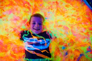 Неоновая вечеринка в ДубиДжу