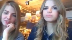Victoria Portfolio Periscope | Вика с Яной отвечают на вопросы в ресторане "Москва"