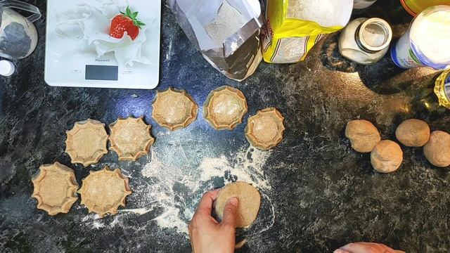 Перепечи с мясом или калитки с картошкой.