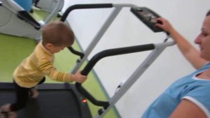 На беговой дорожке