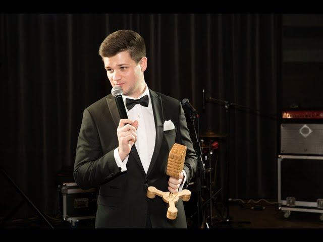 Романовский ведущий. Романовский ведущий. Макс романовский актер москва. Ведущий нижневартовск. Романовский ведущий.