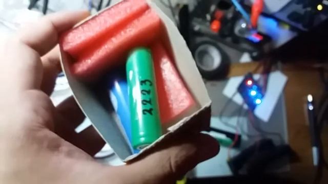 Дешевая зарядка для 3х батарей 18650 своими руками смотреть онлайн
