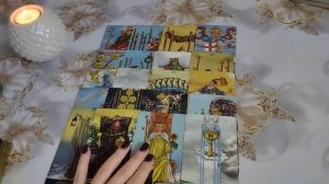 БЫВШИЙ СТАЛ ПОДОЗРИТЕЛЬНО ДОБРЫЙ. КАКУЮ ИГРУ ОН ВЕДЁТ? Таро гадание