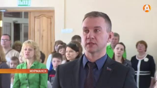 В Доме детского творчества имени Бредова проходят мероприятия, посвящённые Дню России смотреть онлайн