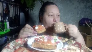 Вкусный завтрак , тосты с  красной рыбой