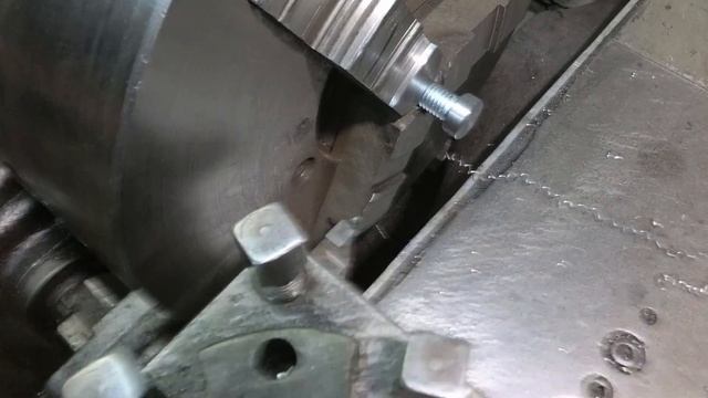 Как нарезать дюймовую резьбу на токарном, режем пол дюйма на 1К62!