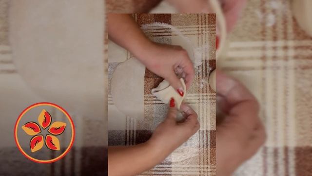 Закусочные пирожки с капустой и мясом