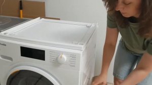 Распаковка — Cоединительный элемент для сушильной машины Miele WTV 502