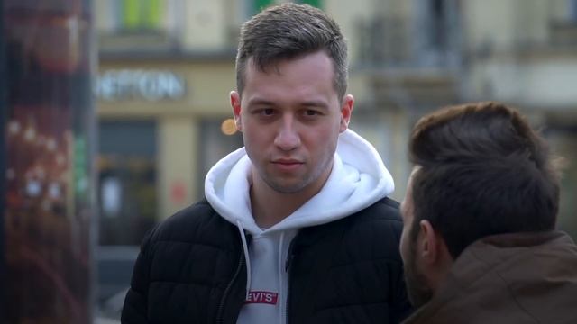 Гарри Поттер или Библия — что выберут люди? Социальный эксперимент смотреть онлайн