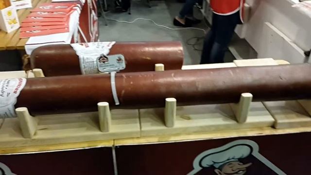 Колбаса Салями длиной 2 метра смотреть онлайн