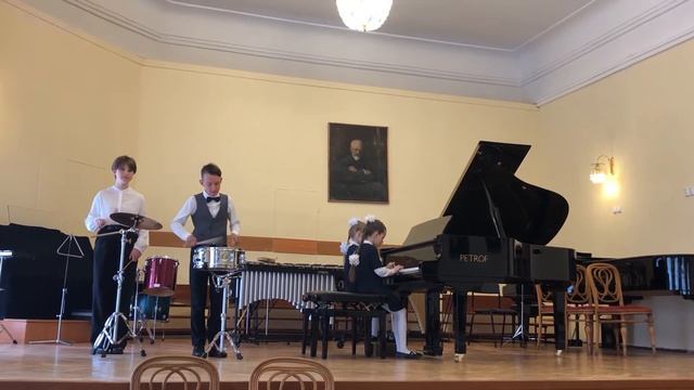 Хор «Славься» из оперы «Иван Сусанин» - М.И. Глинка. Фортепиано и ансамбль ударных инструментов. смотреть онлайн