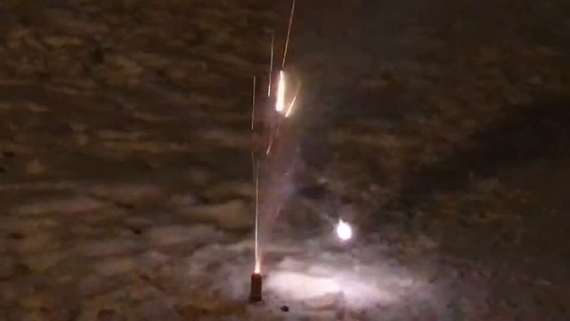 Самодельный фонтан из селитры сахара и магниевой стружки смотреть онлайн