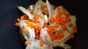 Тушёные куриные крылышки в мультиварке