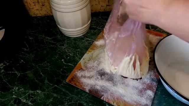 Пирожки с повидлом, жареные на сковороде - очень вкусные и пышные. Простой рецепт дрожжевого теста.