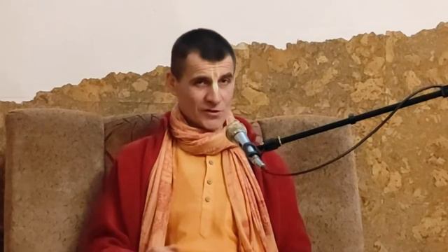 Чем Кришна отличается от параматмы в сердце - Вальмики дас