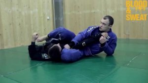 Выход из закрытого гарда на рычаг локтя