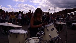 Барабанщики RocknMob Drummers Музыкальный флешмоб в парке Горького 01.07.2017