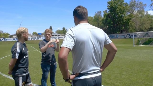 Card In Soccer Ball Magic Trick смотреть онлайн