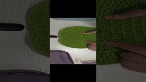 начала вязать коврик крючком из остатков пряжи