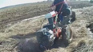 Мотоблок агрос, первый выезд в весеннюю распутицу на родных колёсах