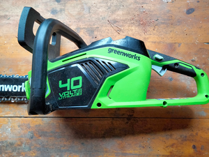 Цепная пила «GreenWorks». Сколько дров и на сколько времени хватает аккумулятора 6 А*ч