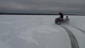 зимний дрифт по заливу на квадроциклах CFMOTO (drifting sport)