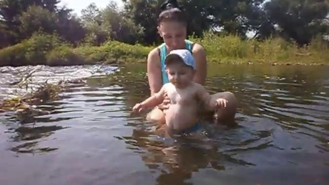 Дениска купается в речке2) смотреть онлайн