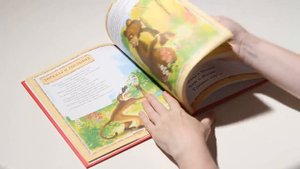 Книга "Басни" И.А. Крылов, Детское издательство "Улыбка"