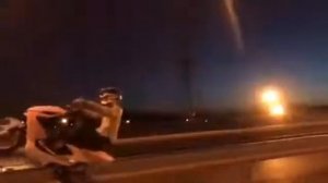 А ты не боишься разбиться насмерть?