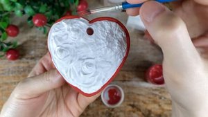 Подвеска из гипса своими руками  Серрдечко на день влюбленных