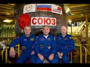 Экипажи МКС-39/40 провели первую «примерку» корабля «Союз ТМА-12М»