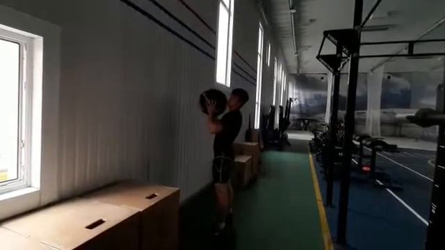 Броски мяча в стену смотреть онлайн