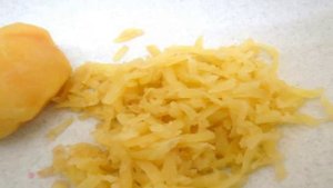 Свекольник  холодный на бульоне с мясом