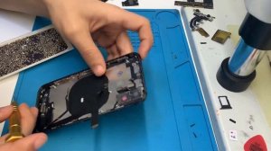 iPhone X не заряжается