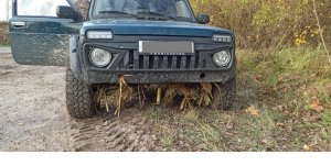 Нива на полевых дорогах.mp4