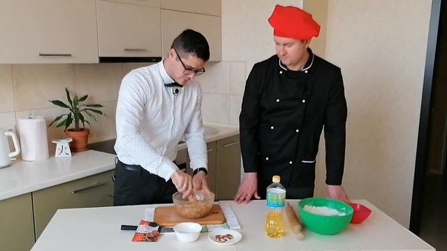 Чебуреки по-одесски. Сытно и вкусно, для маленькой и большой компании. Делится рецептом Юрий Вишнёв