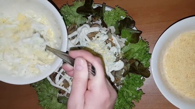 Салат Подсолнух / салат с куриным филе , шампиньонами и чипсами . смотреть онлайн